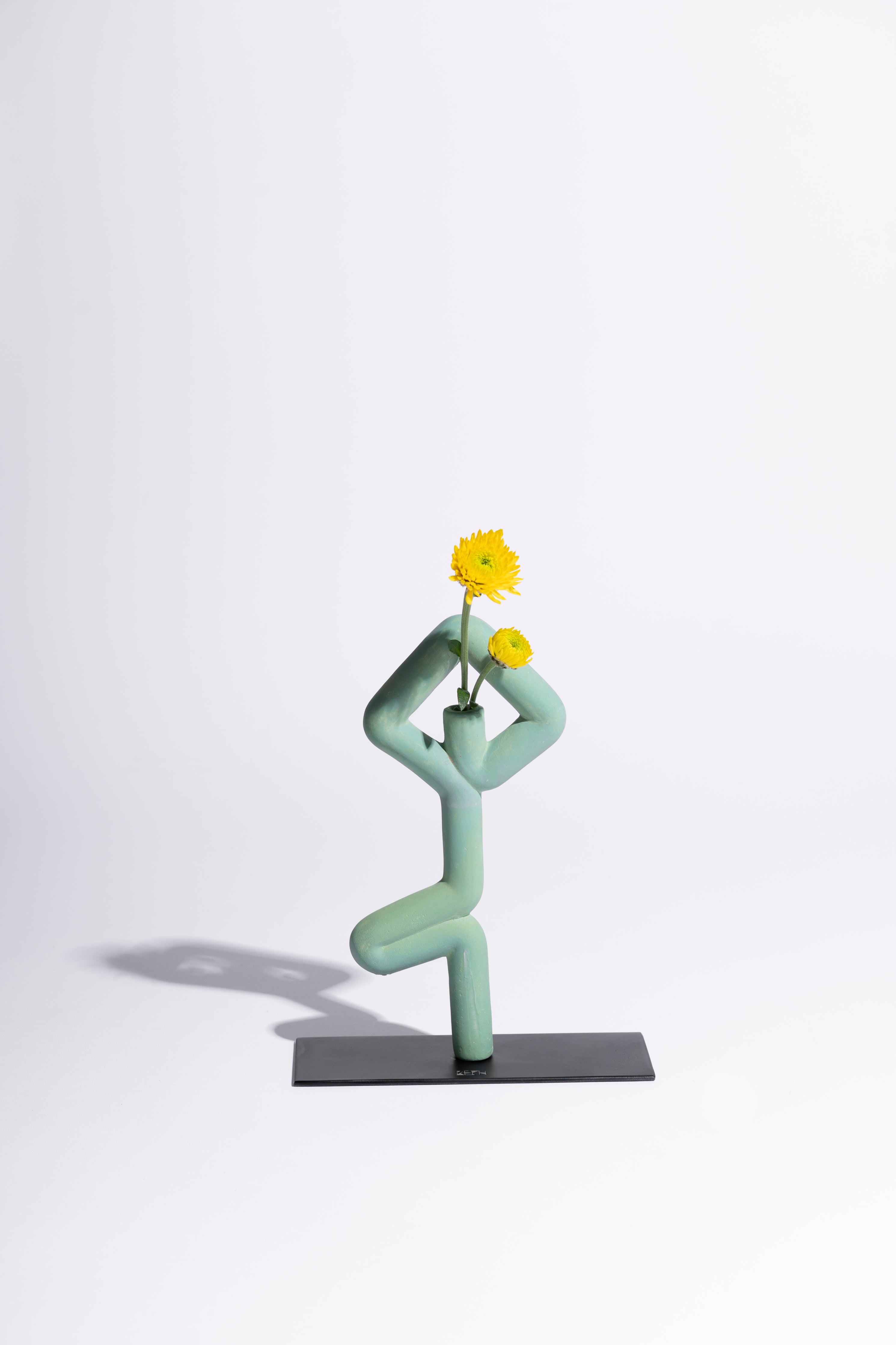 Vrikshasana Vase